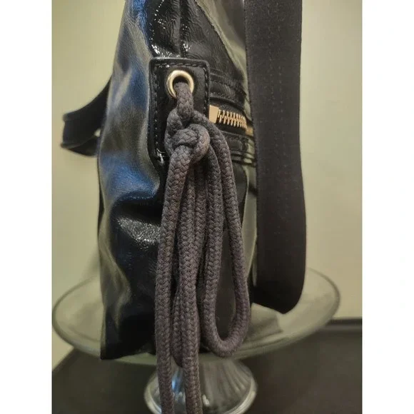 Coach Daisy Liquid Gloss Pocket Patent Tote. - Picture 4 of 8